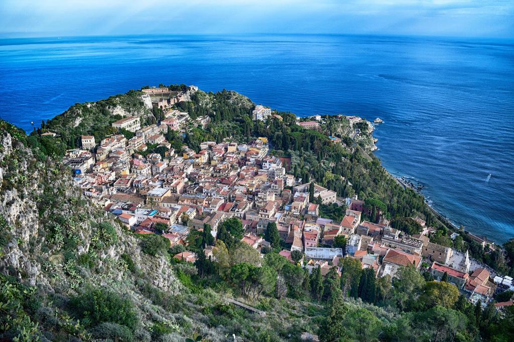 Charming Place Таормина Экстерьер фото
